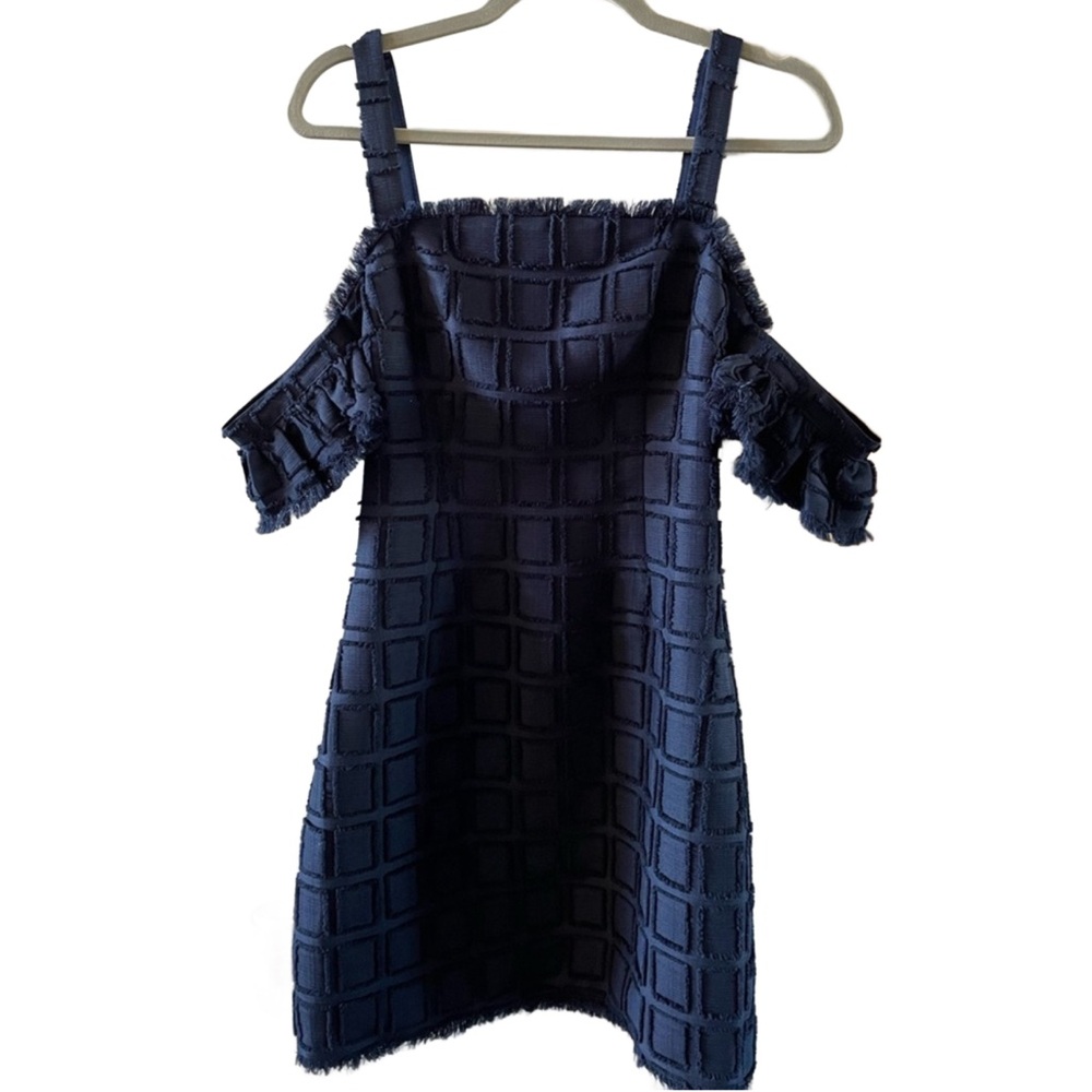 🆕Endless Rose dress In textured fabric straps and sleeve off shoulder Navy